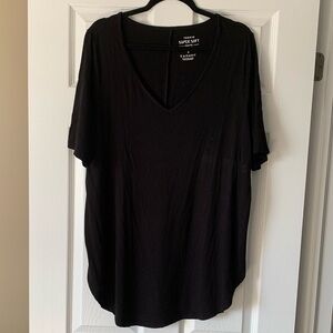 Torrid Black V-Neck Short Sleeve Tee